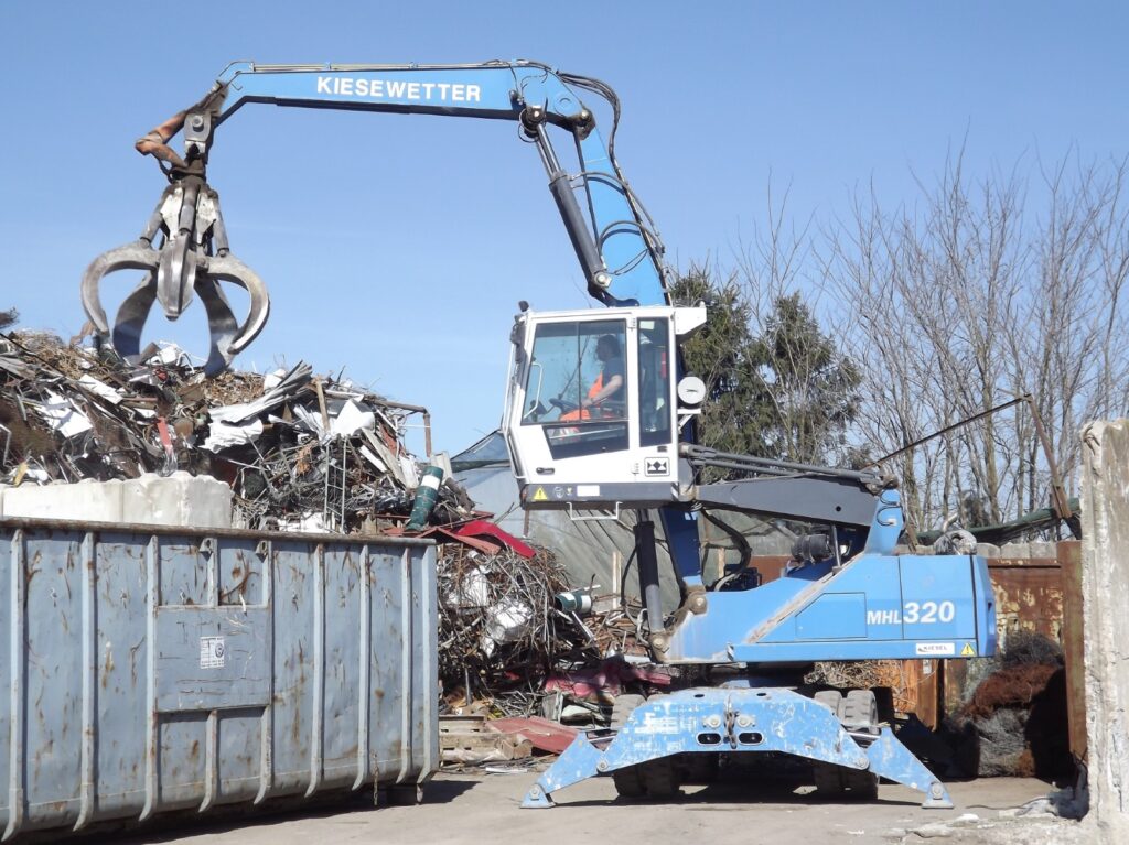 Umschlagbagger MHL 320